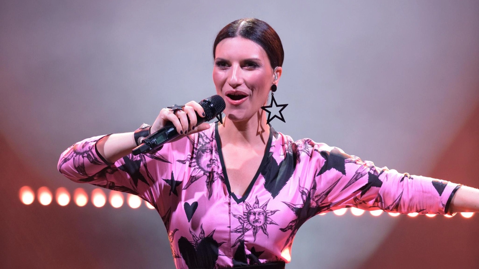 Laura Pausini parte con un nuovo tour: molte le date in Italia