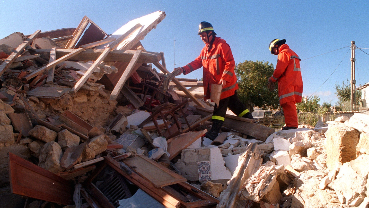 Terremoto, i primi interventi nei comuni colpiti tra Rieti e Macerata (foto Ansa)