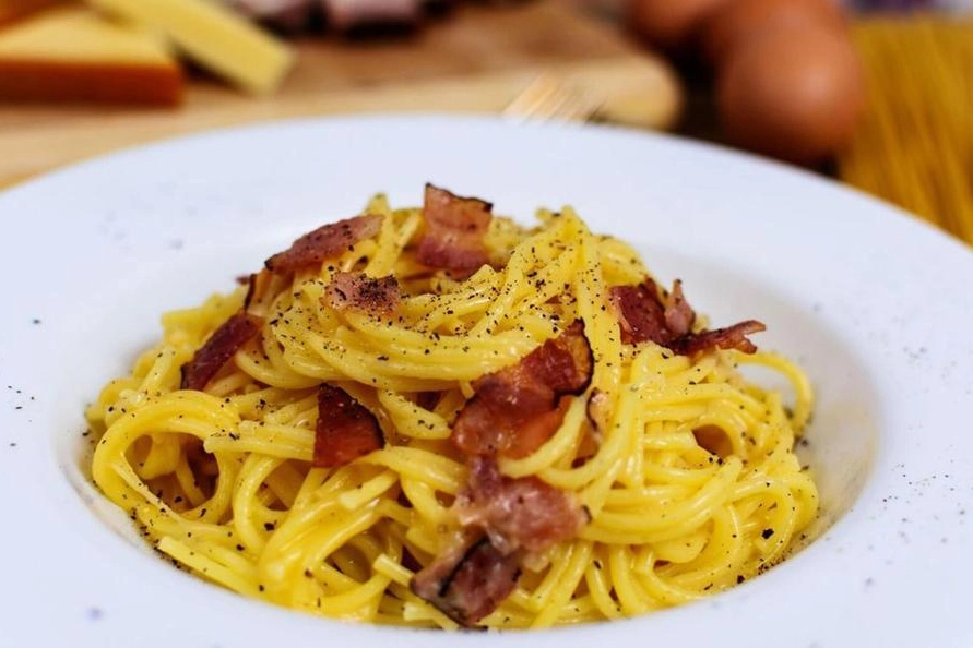 Spaghetti alla carbonara (Ansa)
