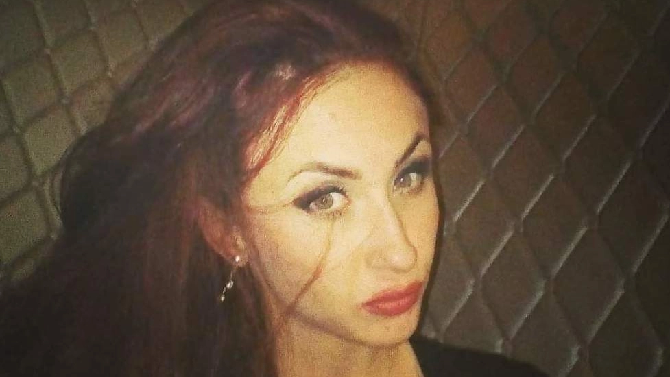 Civitanova, i carabinieri l’hanno vista mentre beveva qualcosa in un bar con un’amica: è stata invitata a contattare i familiari in Ucraina
