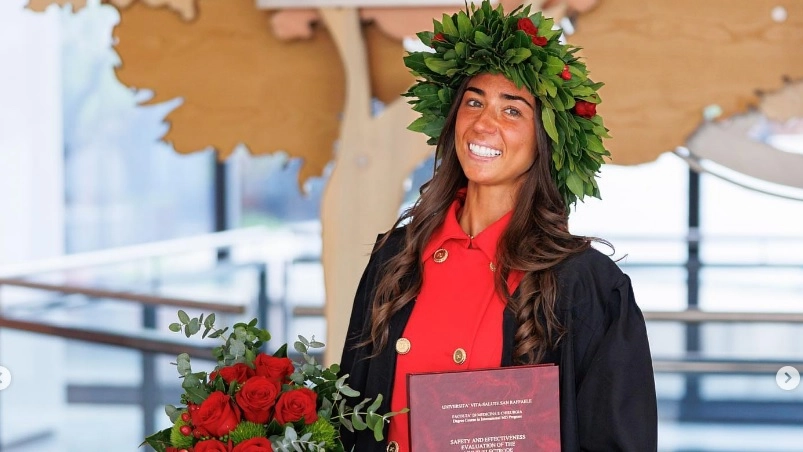 Carlotta Rossignoli il giorno della laurea (foto Instagram)