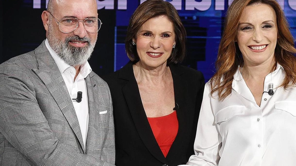 Stefano Bonaccini e Lucia Borgonzoni durante il confronto tv a Cartabianca