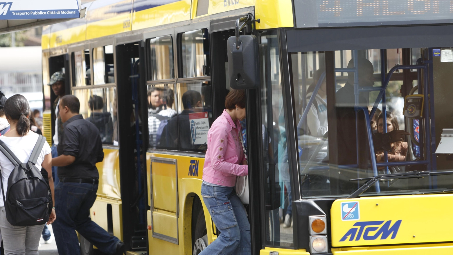 Piazza Roma libera dai mezzi pubblici  "Anche il Duomo non merita il via-vai di bus"