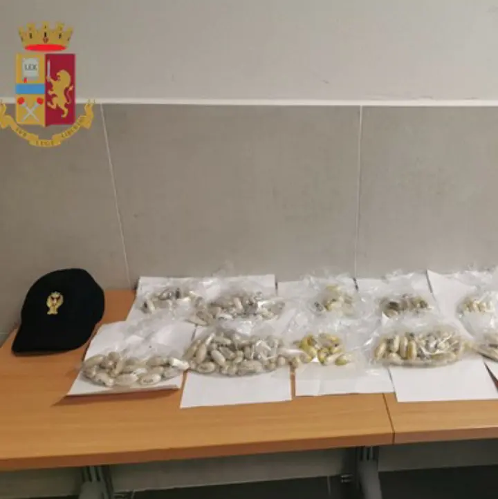 Droga Bologna, tre chili e mezzo di droga in corpo. Arrestati