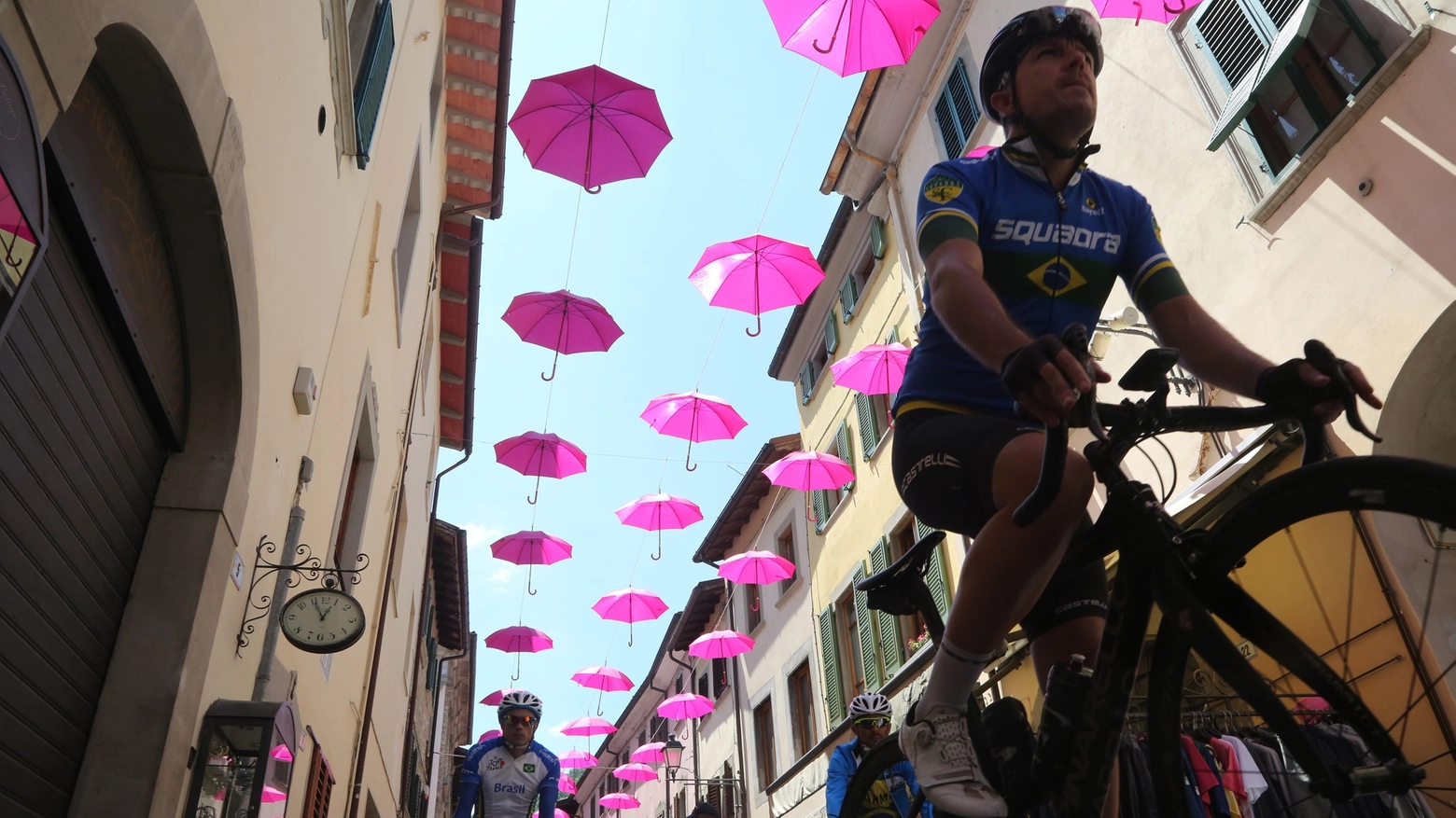 Il Giro d'Italia 2017 arriva a Bagno di Romagna (foto Ravaglia)