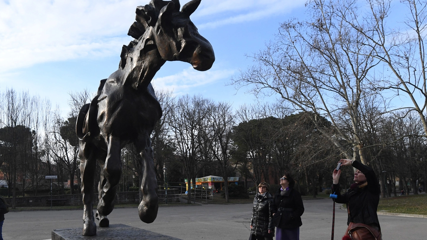 Dalì Experience, 'Cavallo con orologio molle' ai Giardini Margherita (foto Schicchi)