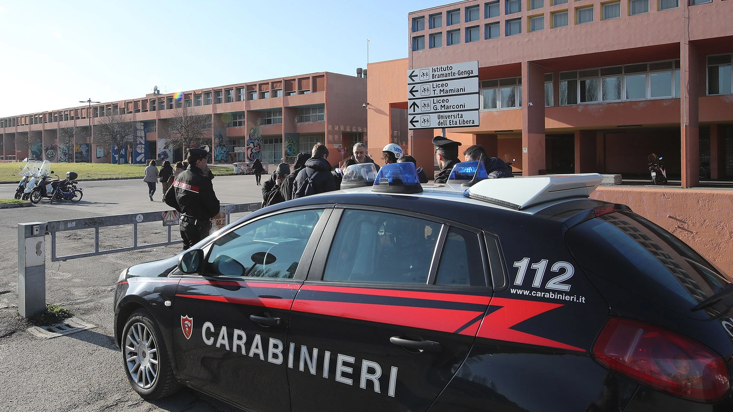 I carabinieri al campus (Fotoprint)