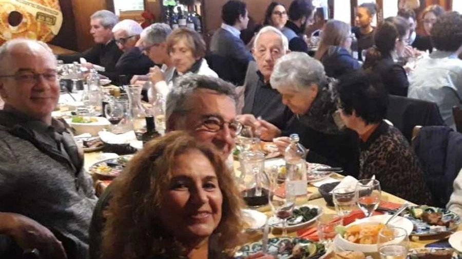 La comitiva di Rieti mentre pranzava ieri in un ristorante della città