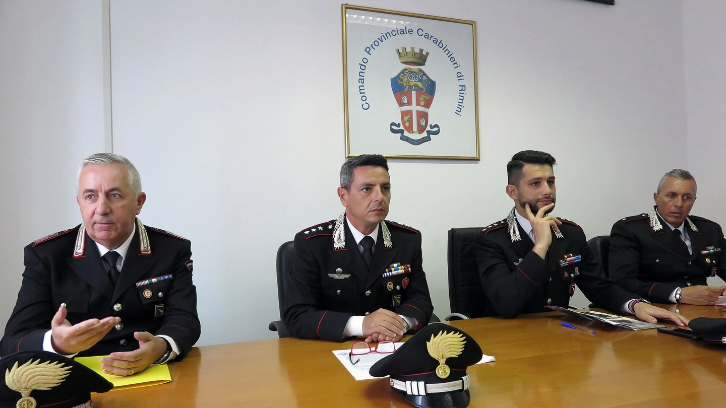 Molestatore arrestato, la conferenza stampa dei carabinieri (Migliorini)