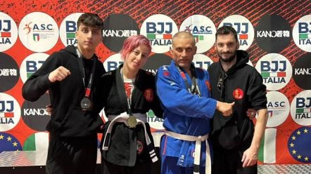 Brazilian jiu jitsu, i pesaresi  tornano con 5 medaglie da Roma