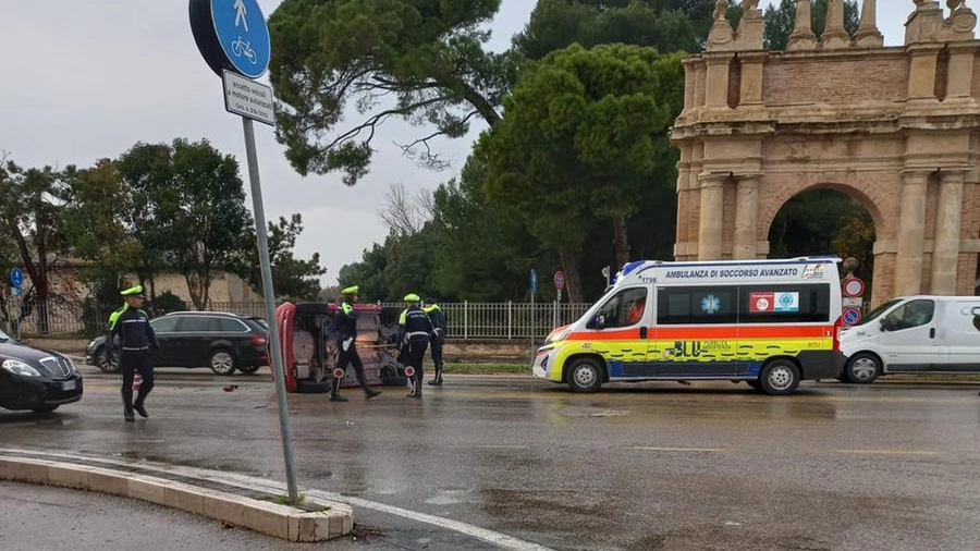 Incidente a Pesaro in via Miralfiore