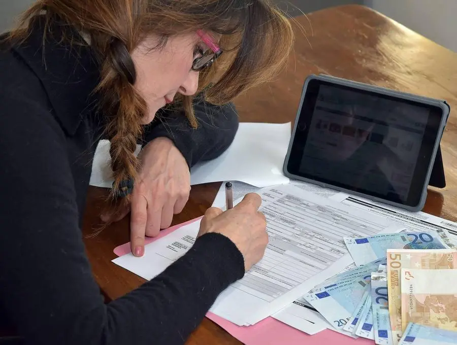 Pressione fiscale al 43,8%, mai così alta. Ma le tasse non c'entrano: ecco perché