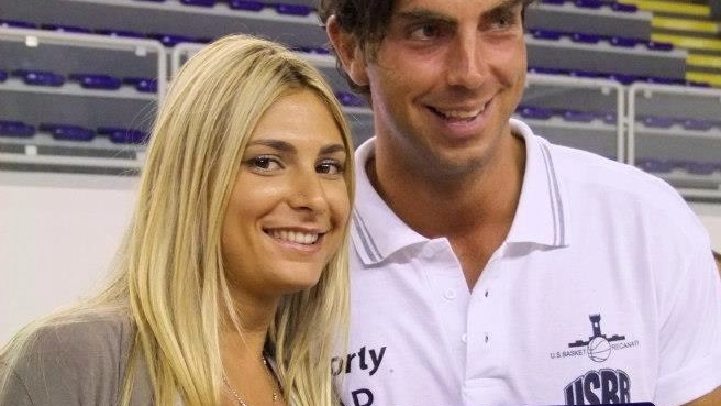 Francesca Polli e Attilio Pierini durante una premiazione del cestista portorecanatese 