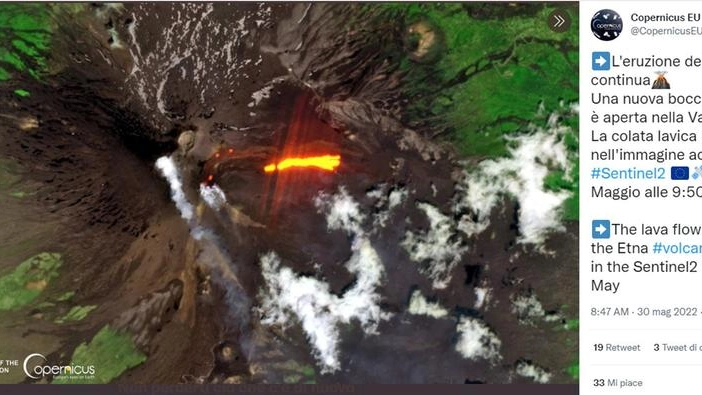 L'eruzione dell'Etna ripresa da Sentinel 2 (Twitter)