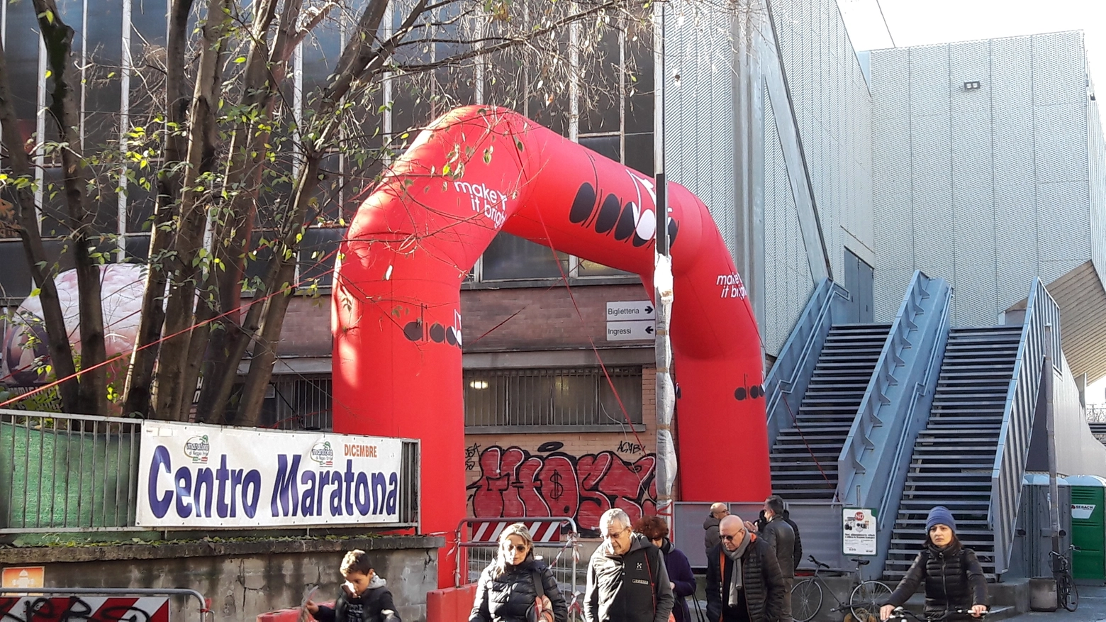 Il quartier generale della Maratona di Reggio in via Guasco