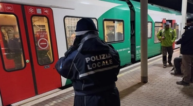 Aggressione al capotreno sulla linea Bologna Vignola: picchiato da ragazzini senza biglietto