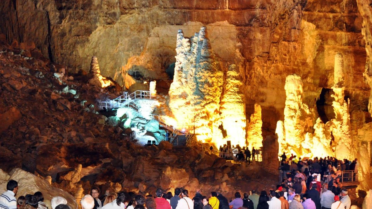 Grotte di Frasassi, è boom di visitatori