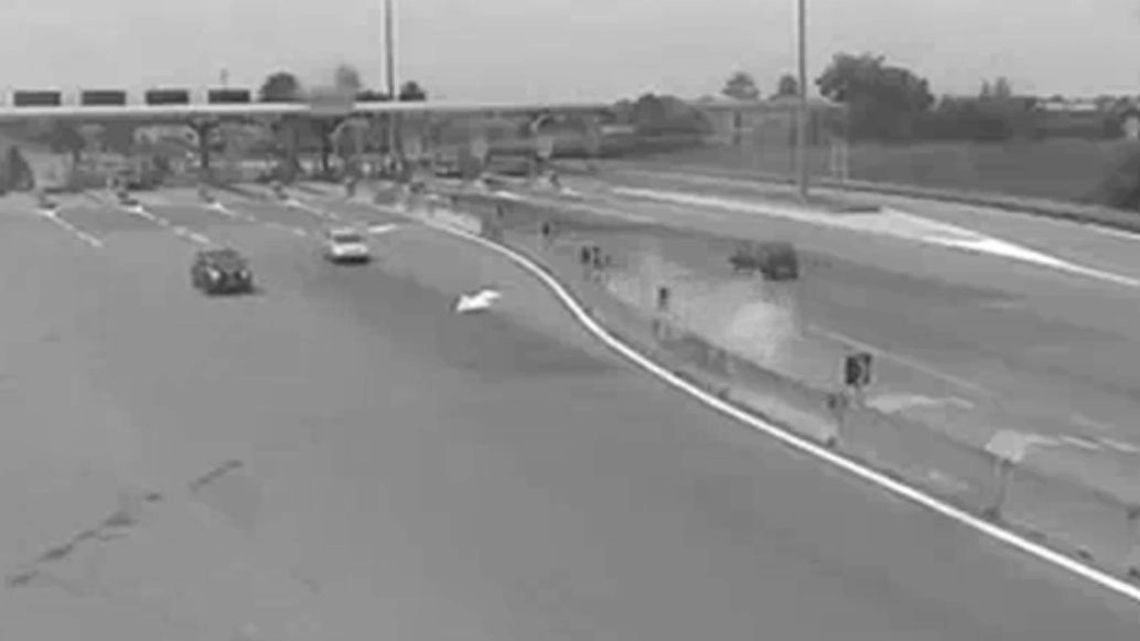Incidente di Cotignola, un fermo immagine delle telecamere dell'autostrada