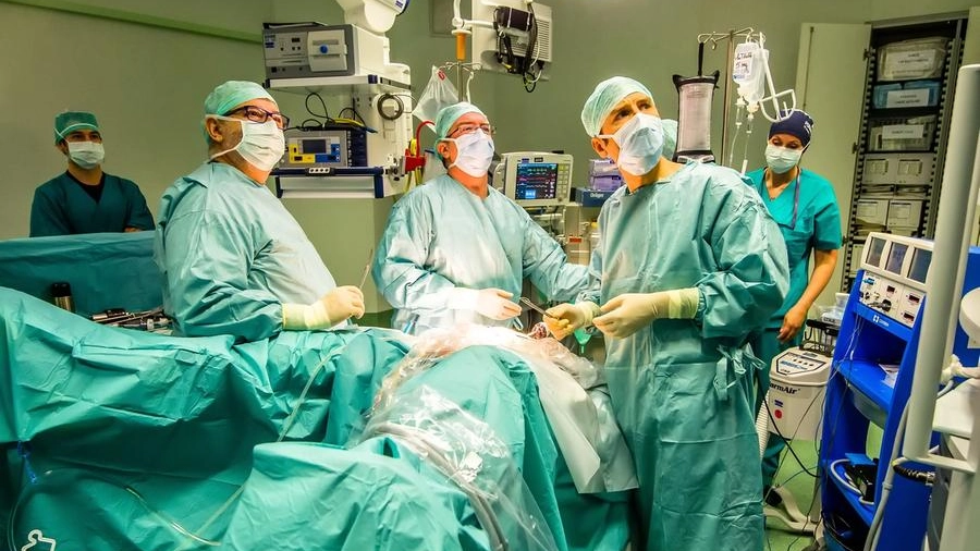 Medici in sala operatoria (foto d’archivio)