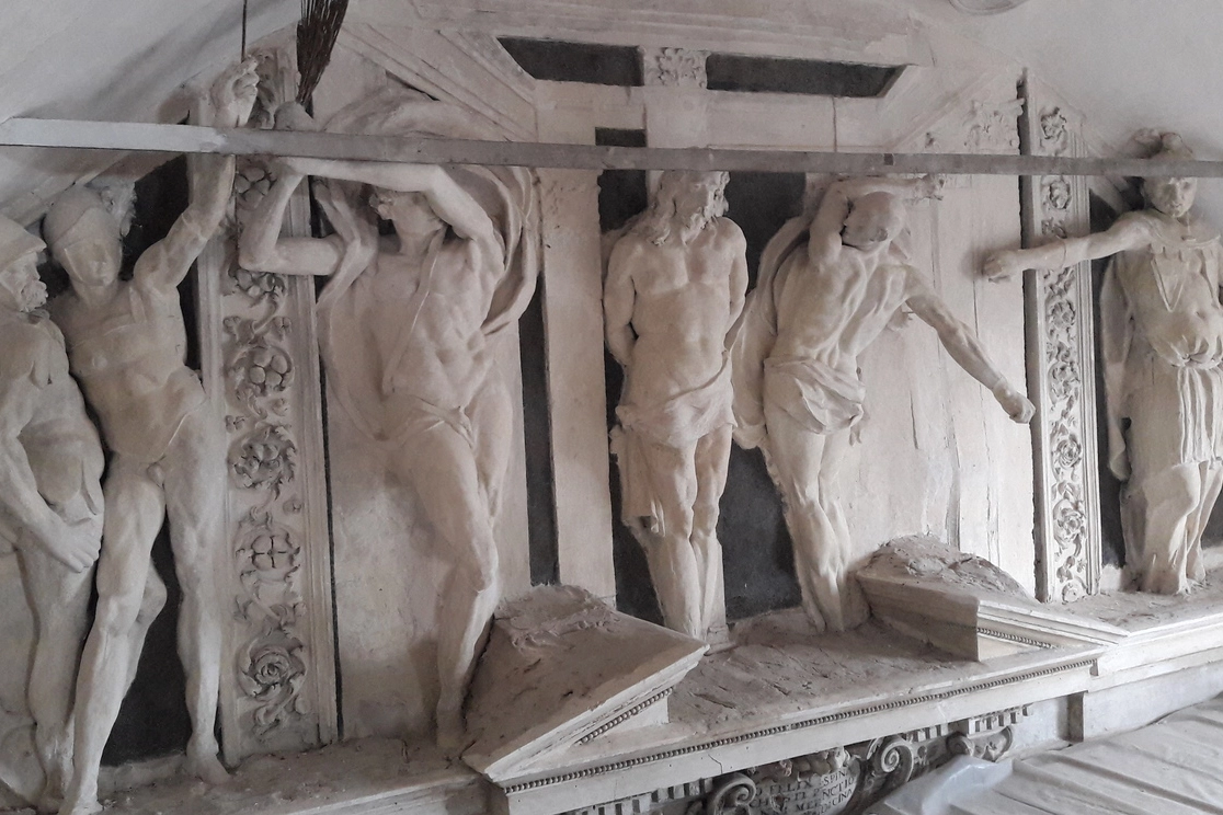 Decorazioni di scuola del Brandani a santa Croce (Urbino)