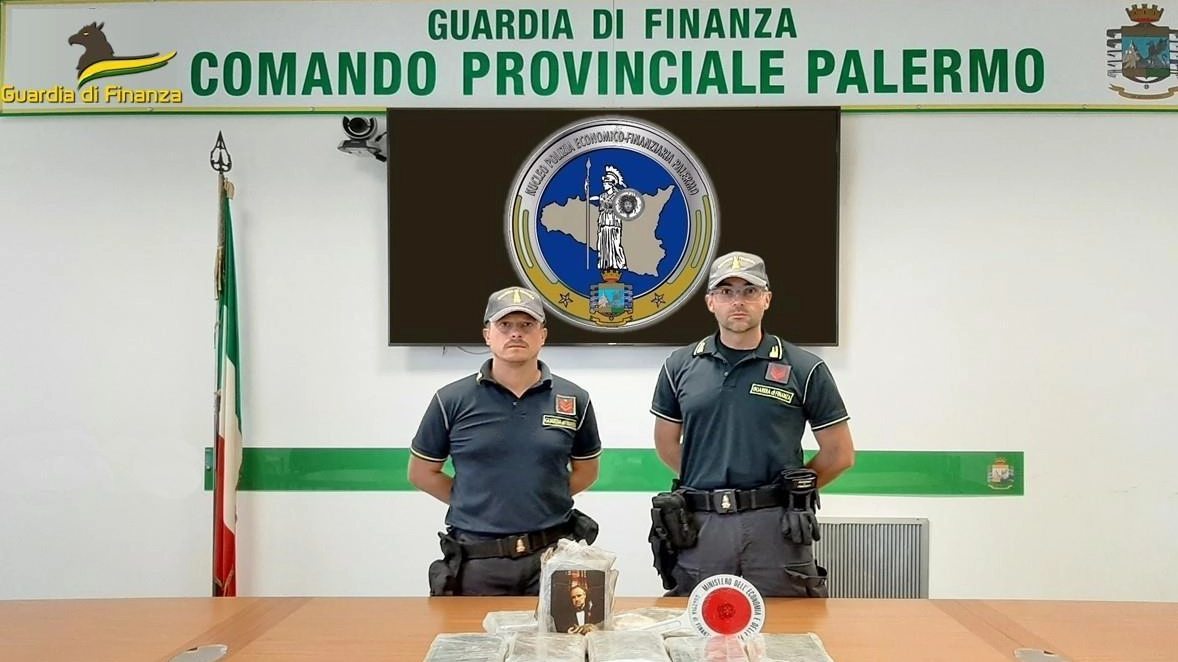 Preso a Palermo con oltre 17 chili di cocaina