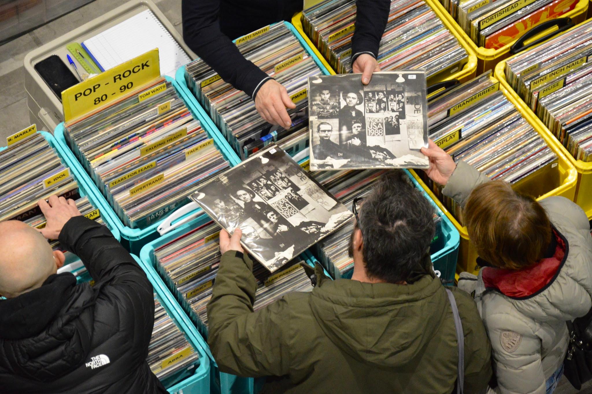 In piazza Dalla torna DiscoBo, la mostra mercato dedicata al vinile In piazza Dalla torna DiscoBo, la mostra mercato dedicata al vinile