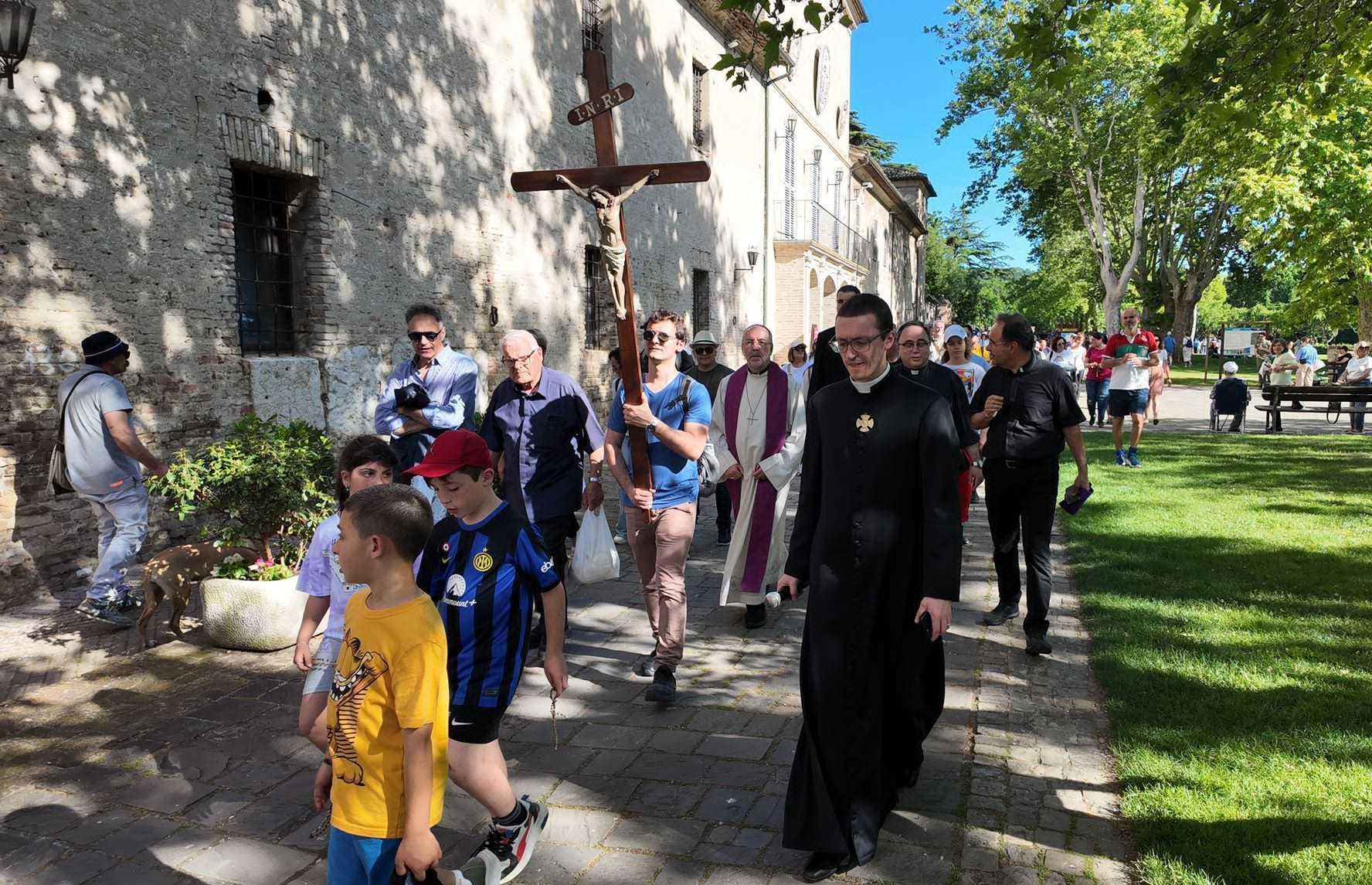 Via al valzer dei parroci. Cantiere al Sacro Cuore Via al valzer dei parroci. Cantiere al Sacro Cuore
