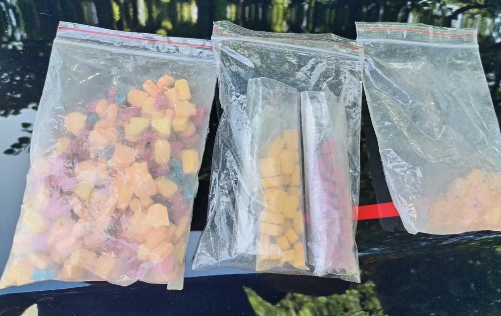 droga controlli dell8217arma trovate sotto un albero 236 pastiglie di ecstasy