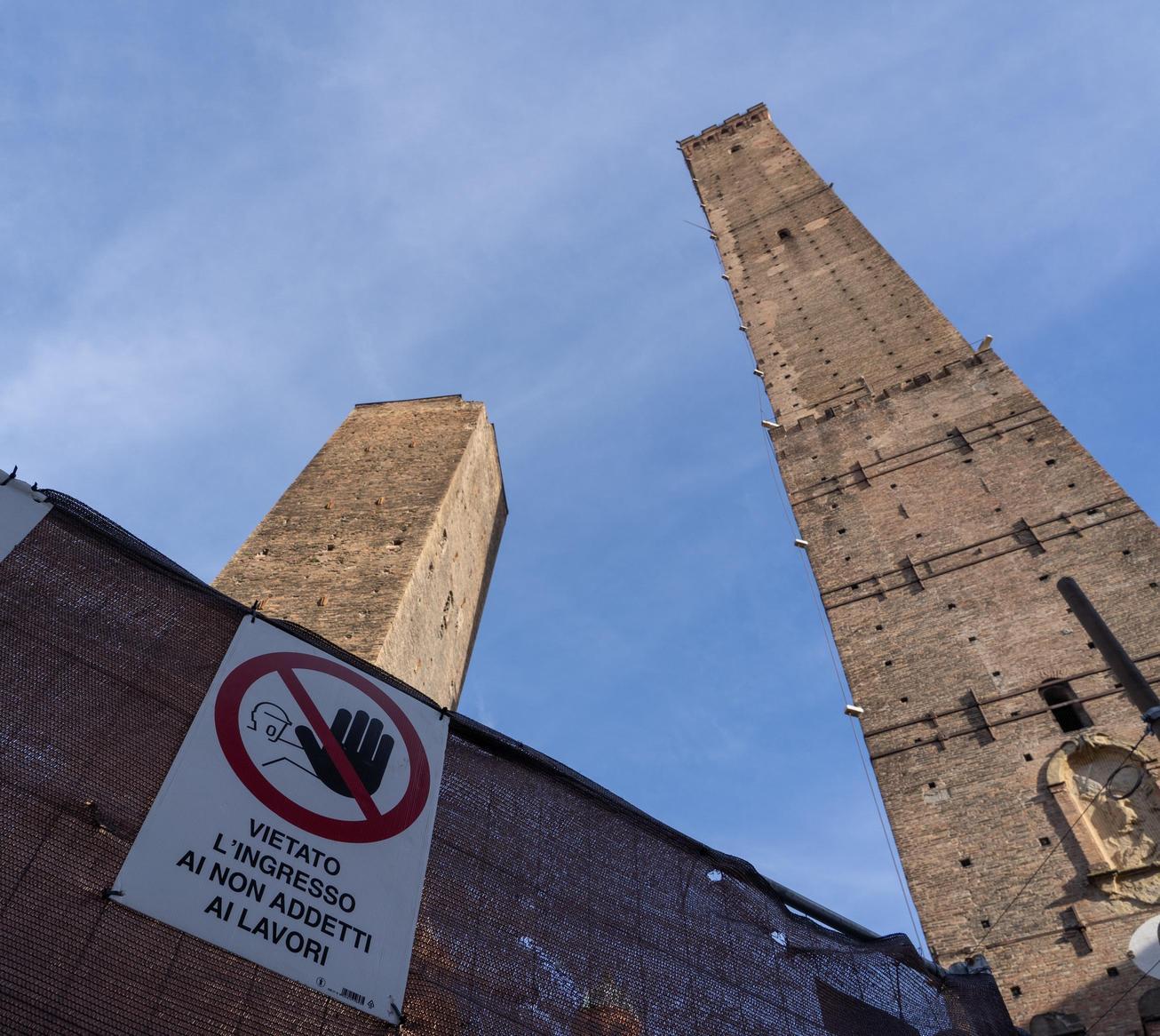 falso allarme garisenda un errore inaccettabile sanzioni per i responsabili da Ilrestodelcarlino.it falso allarme garisenda un errore inaccettabile sanzioni per i responsabili