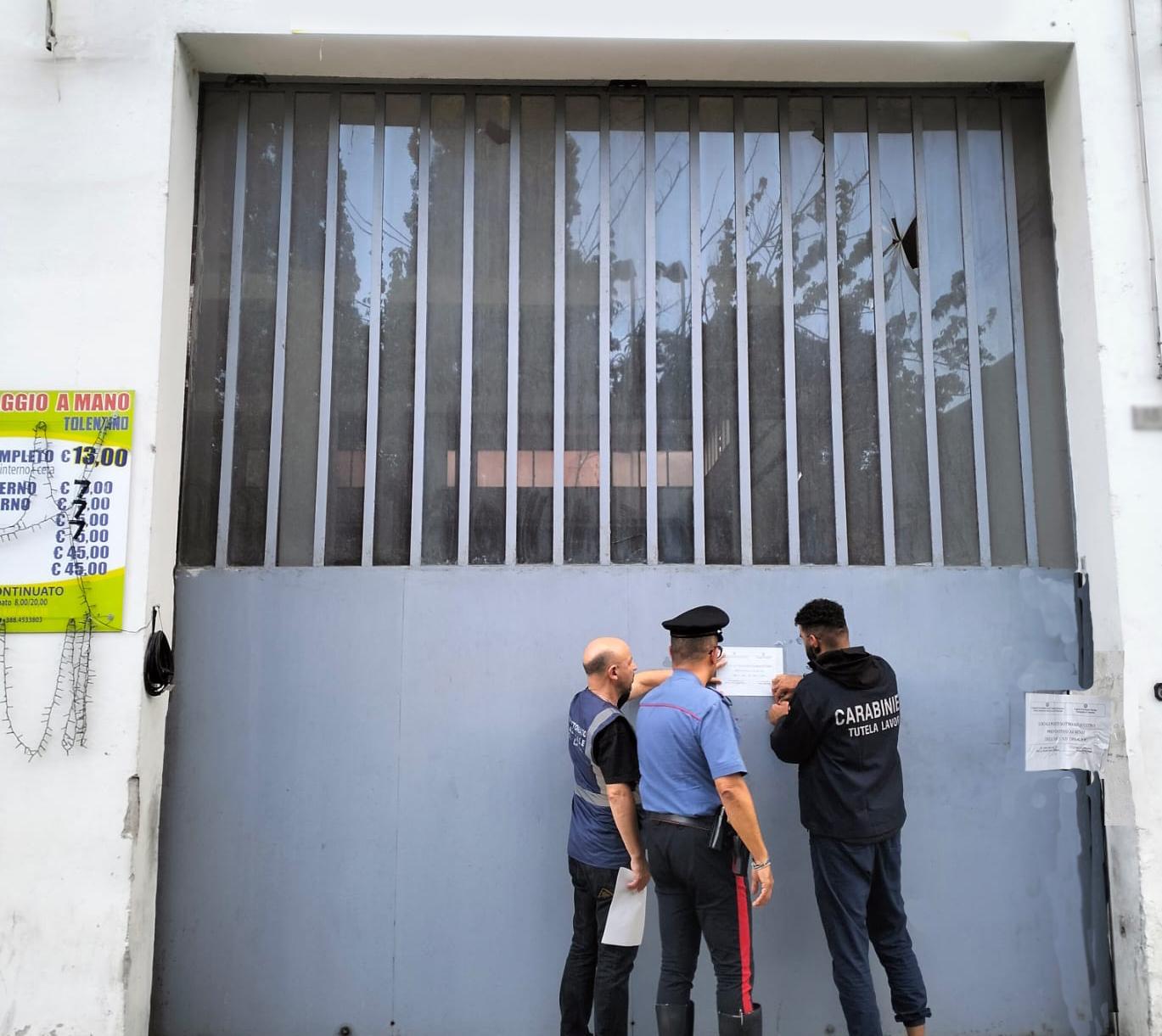 tolentino semina il caos con la spranga espulsione per il 25enne egiziano sequestrato l8217autolavaggio dove lavorava