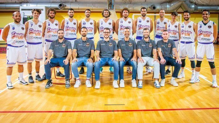Pesaro Basket favorito nei playoff di Divisione Regionale 1 dopo una stagione dominante. Altri scontri interessanti tra le migliori squadre della regione Marche.