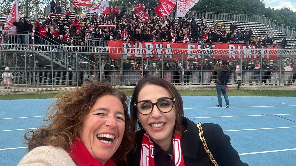 Rimini-Entella è stata anche la partita del gemellaggio tra calcio e baseball. Stefania Di Salvo e Alessia Valducci sono unite dalla passione per lo sport.