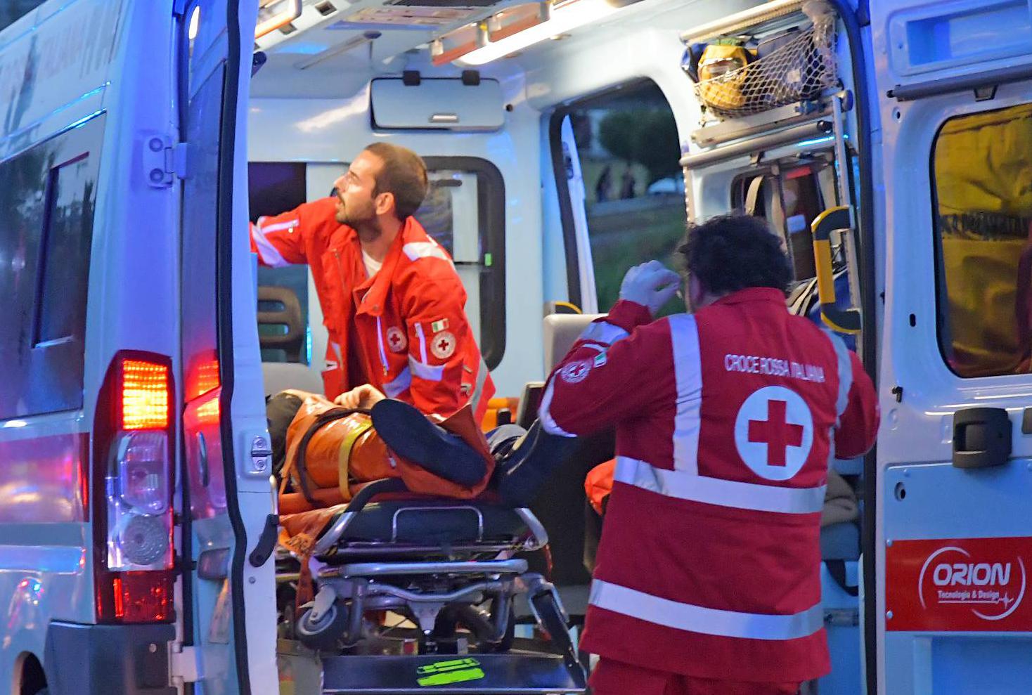 Ancora violenza da Ilrestodelcarlino.it Ancora violenza in zona stazione a Modena assalito e accoltellato alle spalle