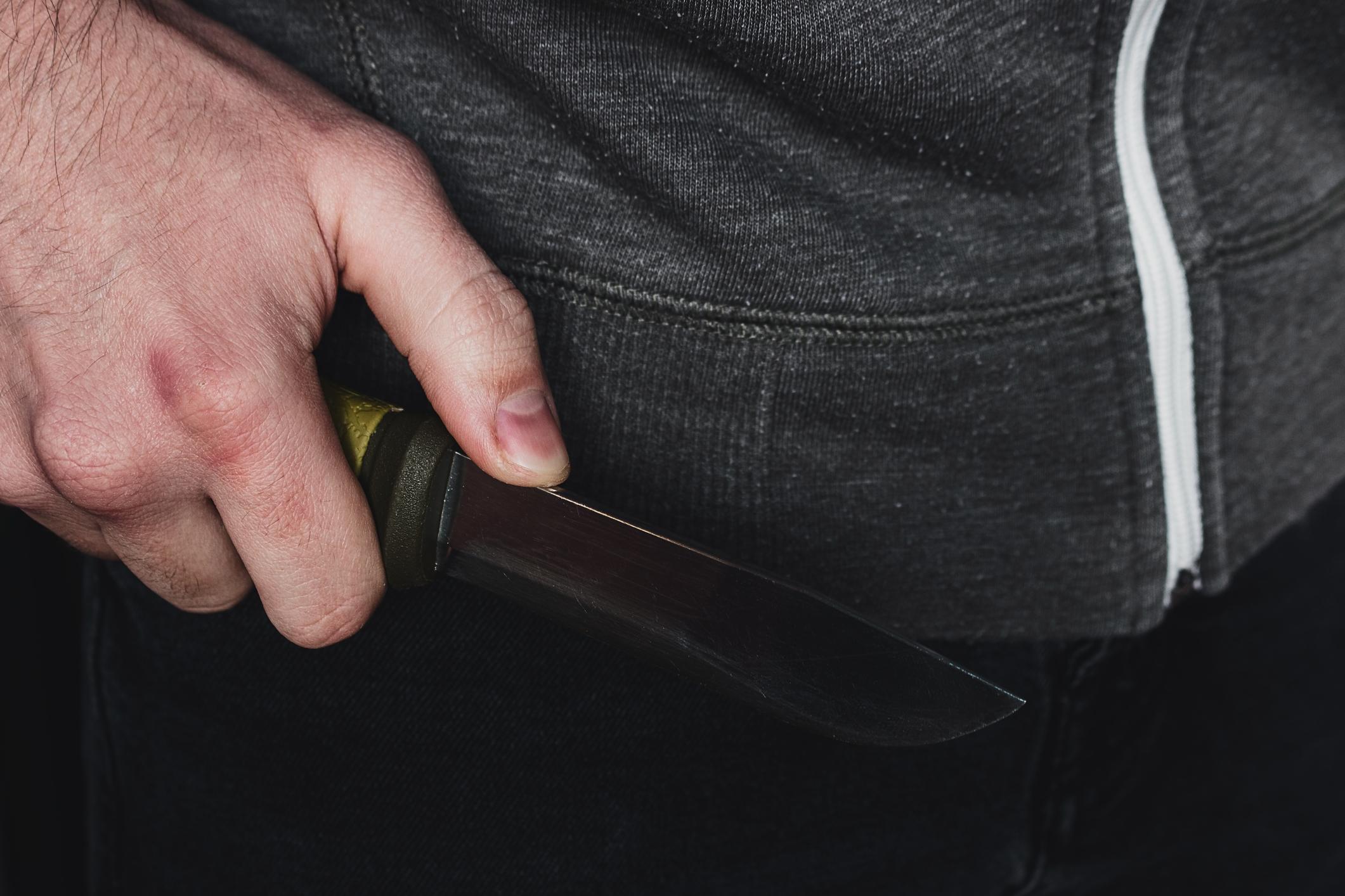 tentato omicidio a imola preso un ragazzo di 19 anni dopo una violentissima lite al chiosco di parco tozzoni