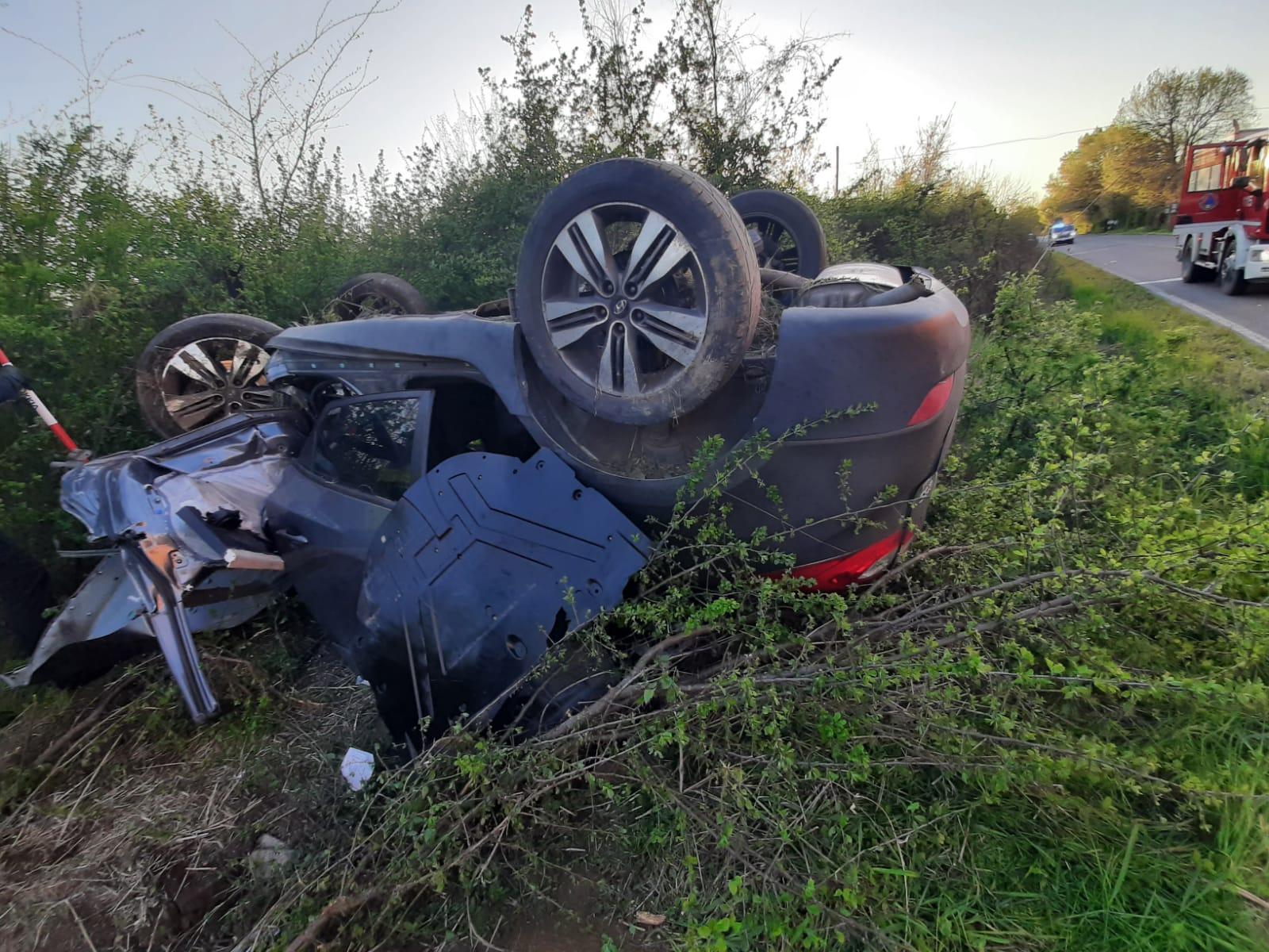 Frontale tra due auto in Valsamoggia: morta una donna, gravi tre bambini Frontale tra due auto in Valsamoggia: morta una donna, gravi tre bambini