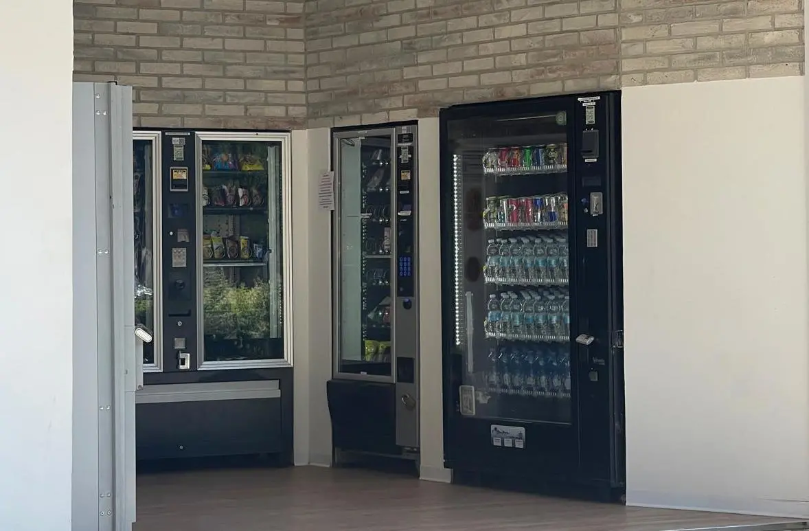 "No all’ordinanza contro i distributori automatici"