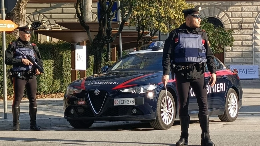 I carabinieri sono intervenuti per riportare la calma