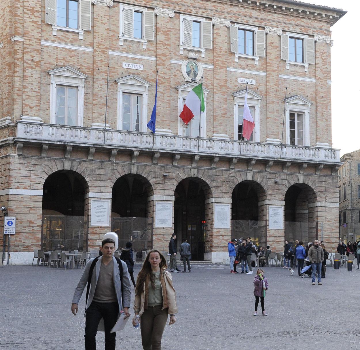 "Donne penalizzate". Veleni sul concorso fatto dal Comune "Donne penalizzate". Veleni sul concorso fatto dal Comune