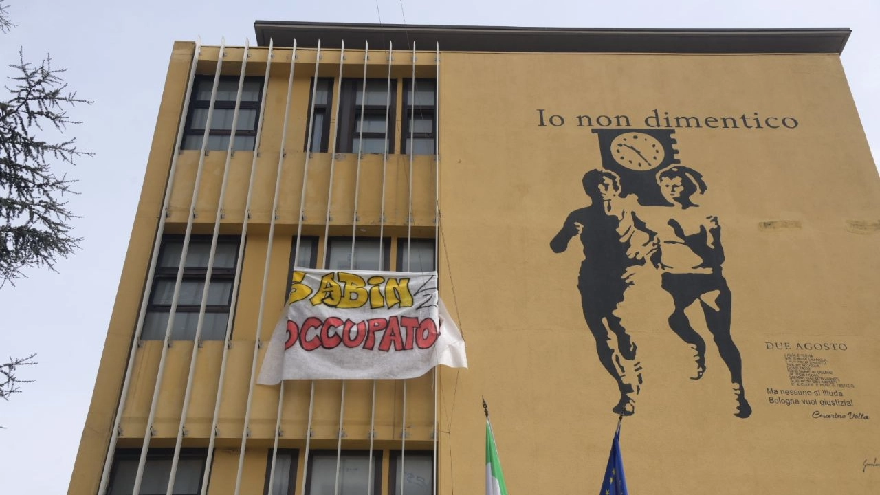 L'occupazione del Sabin a Bologna (FotoSchicchi)
