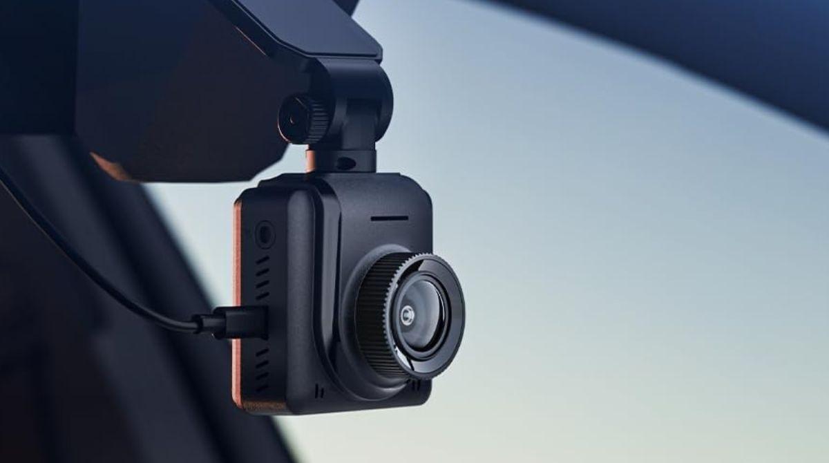 Dash Cam da Ilrestodelcarlino.it Dash Cam Auto 2K con Wi-Fi e APP integrata | visione notturna e grandangolo da 170 per una guida più sicura