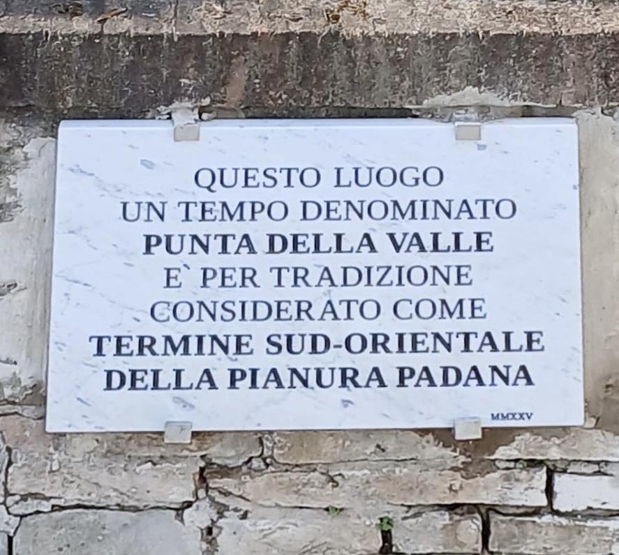"Punta della valle": svelata targa commemorativa "Punta della valle": svelata targa commemorativa