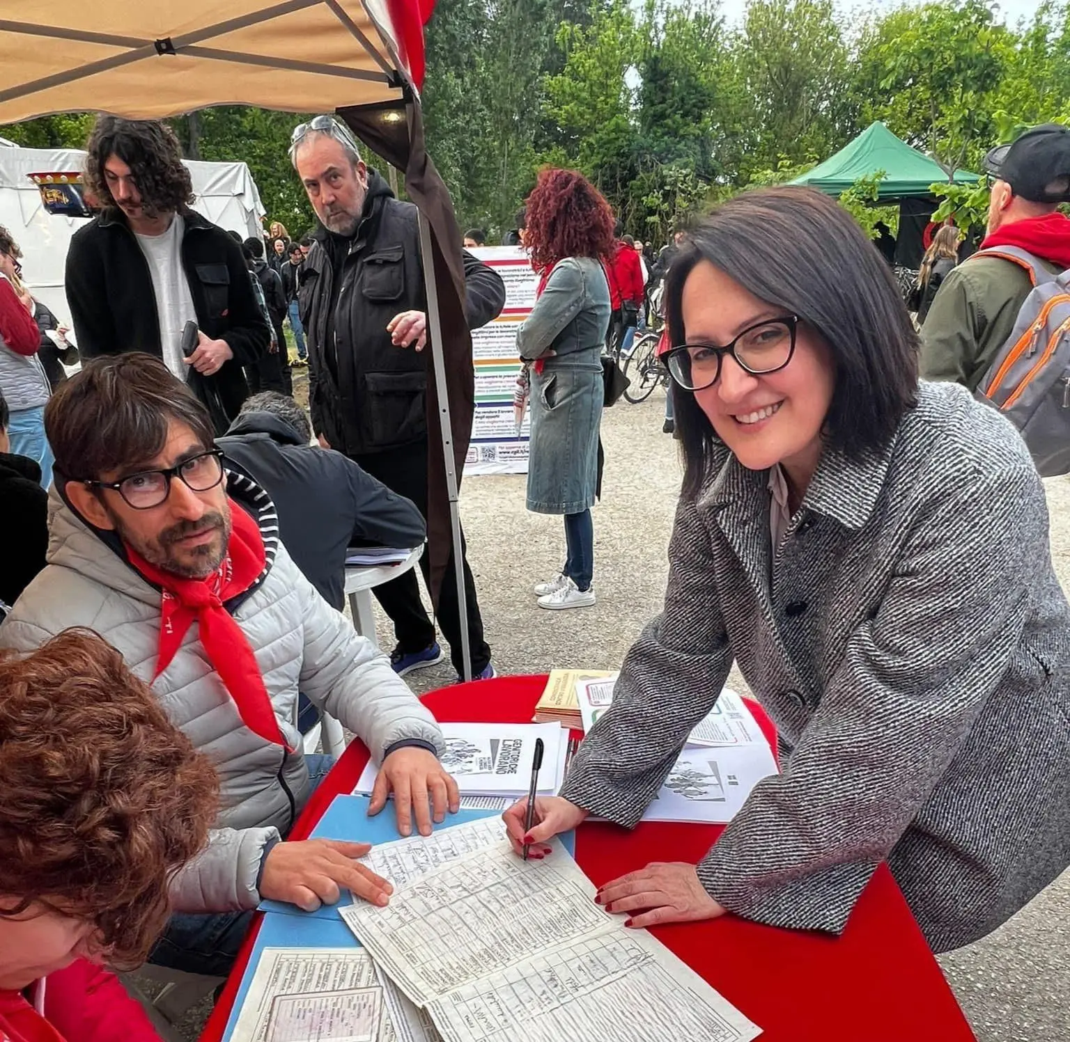 Già mille firme per i quesiti referendari