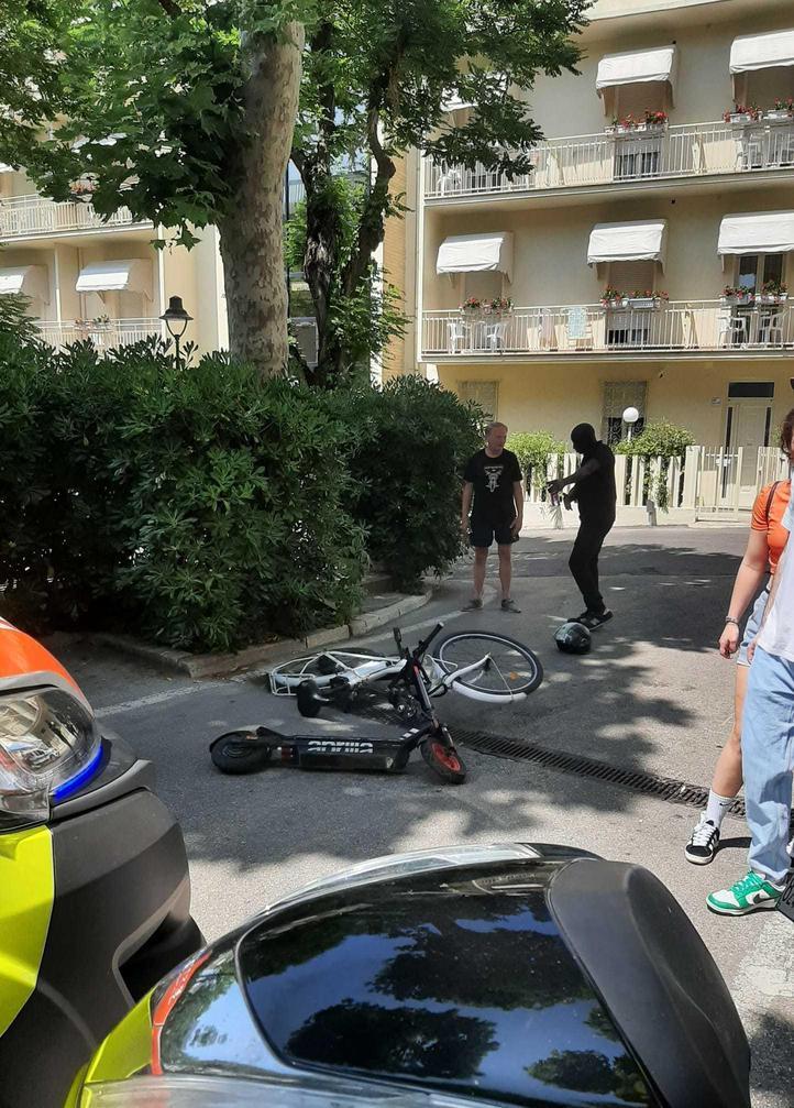 Schianto tra due dipendenti dello stesso hotel Schianto tra due dipendenti dello stesso hotel