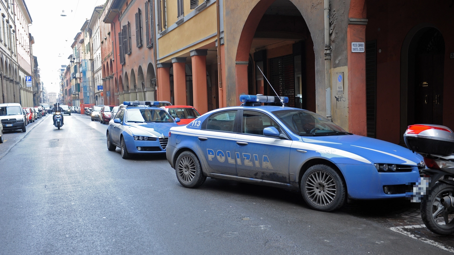 Polizia in via  San Felice a Bologna, foto generica