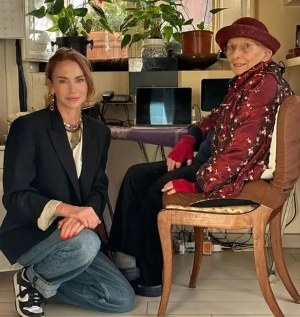 Le donne viste da Yvonne Sciò: "Cado e mi rialzo: mi piace lottare"