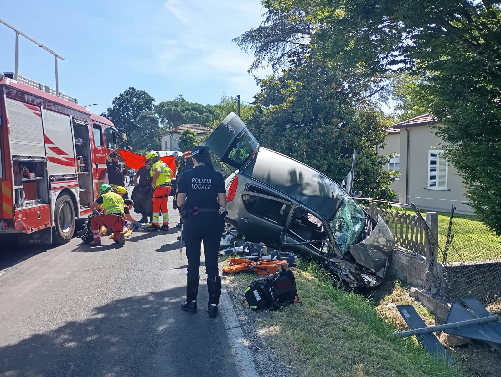 Incidente a Castiglione di Ravenna, 2 feriti Incidente a Castiglione di Ravenna, 2 feriti