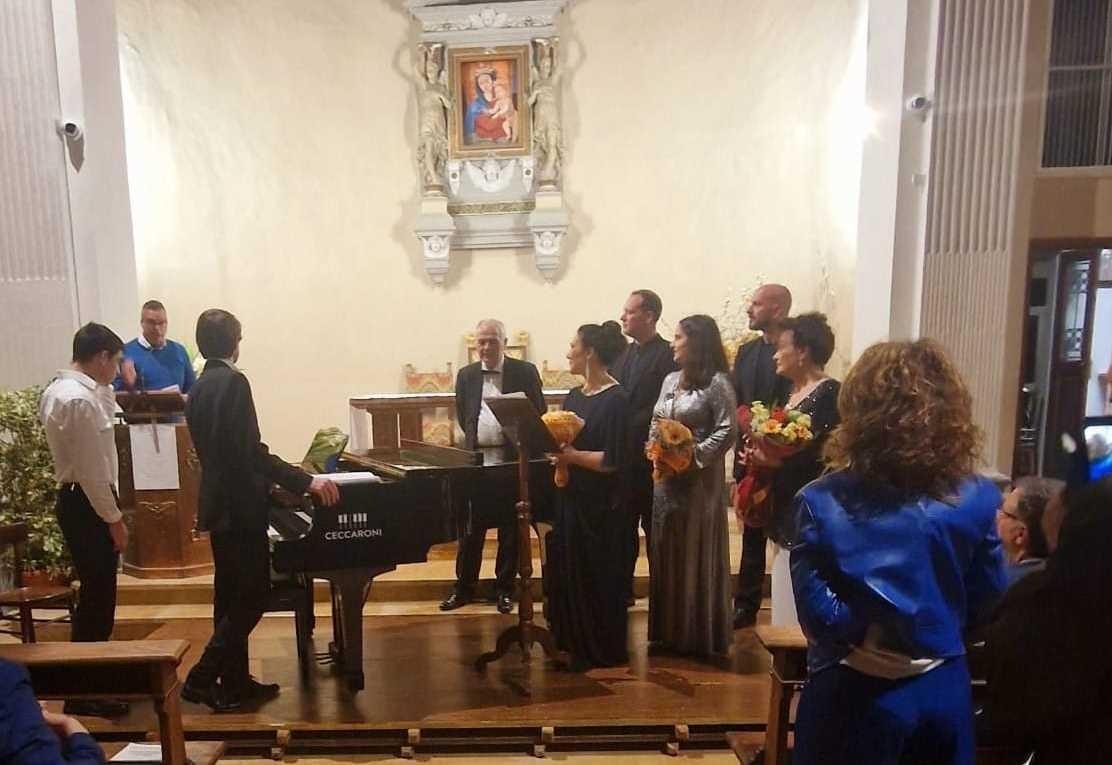 concerto mariano chiesa gremita per sostenere i missionari