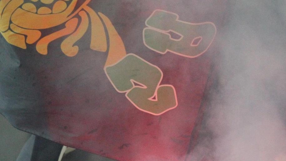 Fumogeni e petardi al Manuzzi ‘Daspo’ per cinque tifosi: stadio vietato per un anno