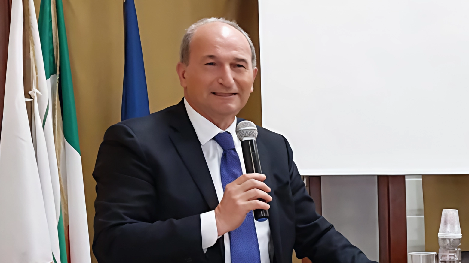 Davide Nardini lascia la presidenza di Asp del Delta Ferrarese dopo cinque anni. Lorenzo Marchesini lo sostituisce, elogiando il lavoro svolto e promettendo di continuare la crescita dell'azienda.