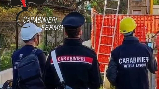 I controlli dei carabinieri: sono scattate le sanzioni a tre titolari di ditte per 23mila euro
